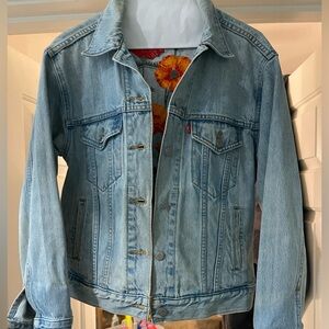 Sz. S Vintage Levi jacket with embroidered back